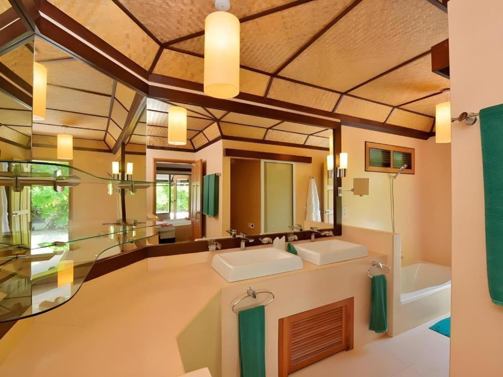 Angaga Island Resort And Spa Εξωτερικό φωτογραφία