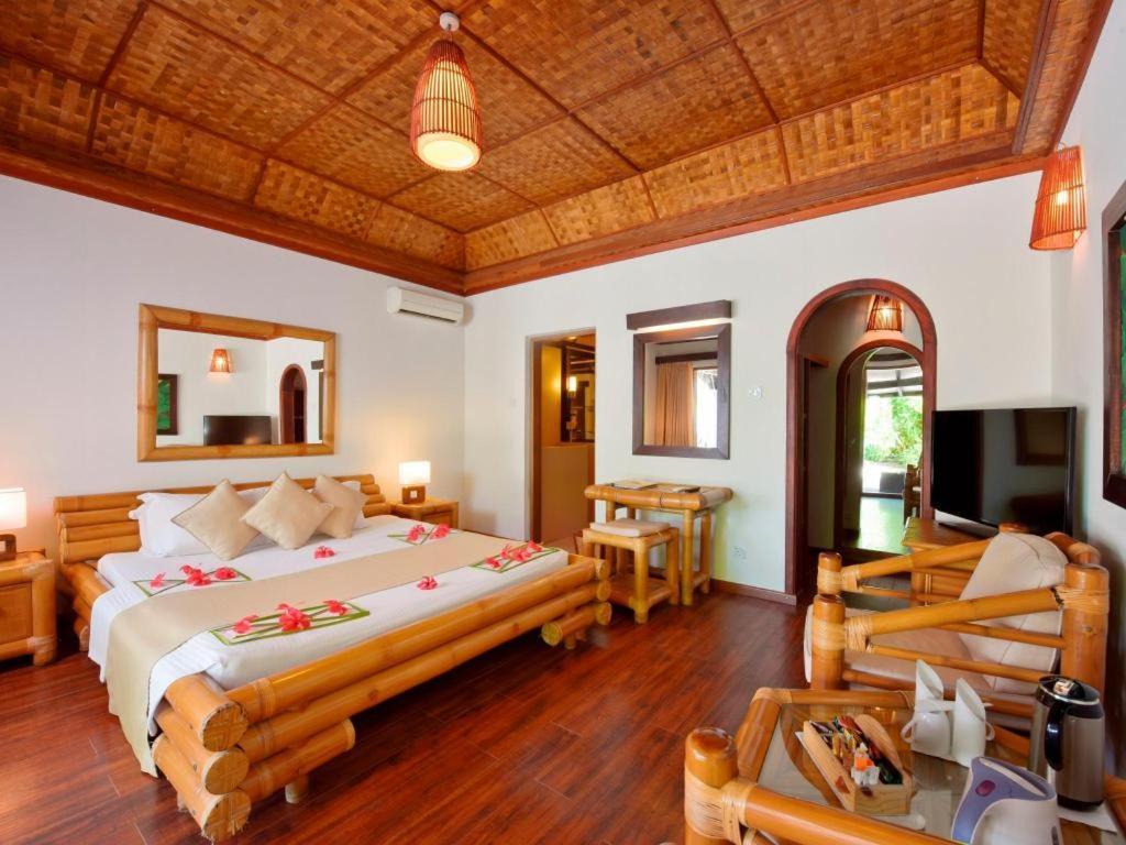 Angaga Island Resort And Spa Εξωτερικό φωτογραφία