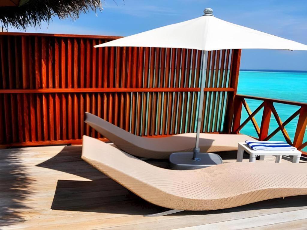 Angaga Island Resort And Spa Εξωτερικό φωτογραφία